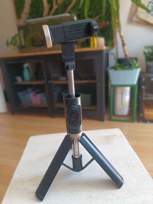 Selfie stick 2w1 z funkcją statywu