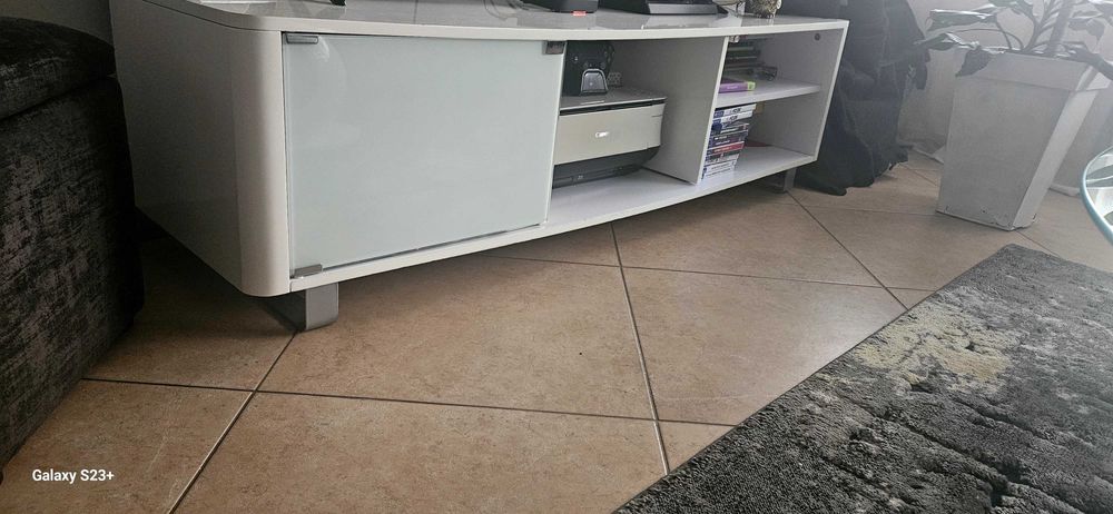 Móvel de TV e multimédia