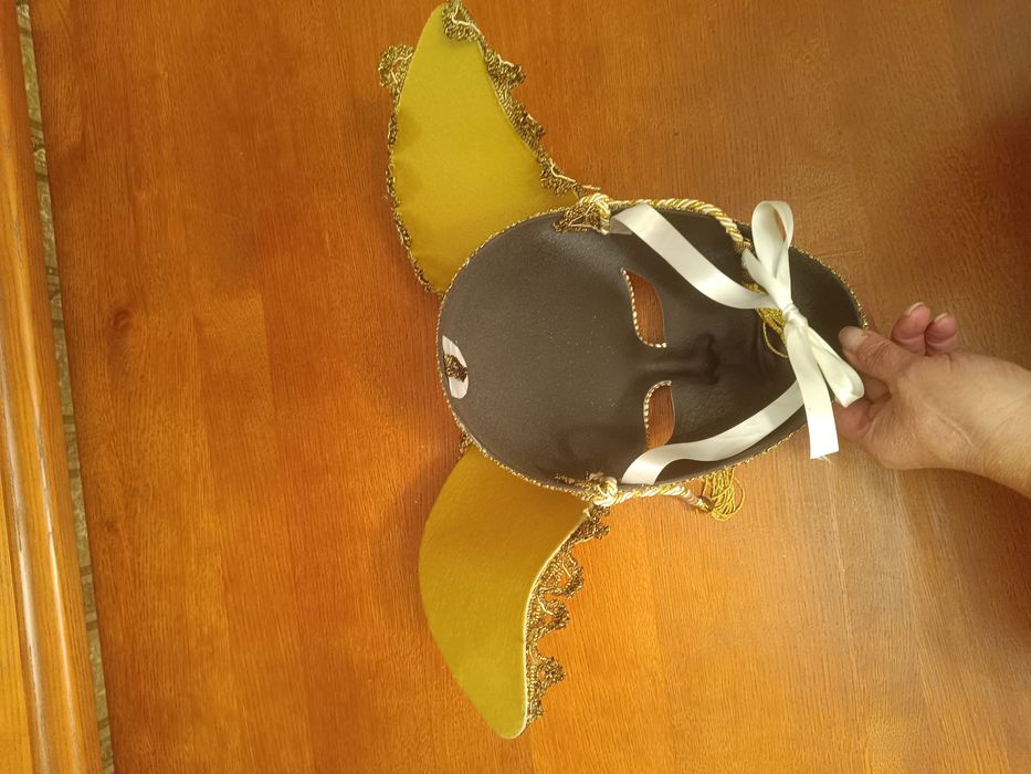 sylwestrowa MASKA WENECKA złota oryginalna z Włoch