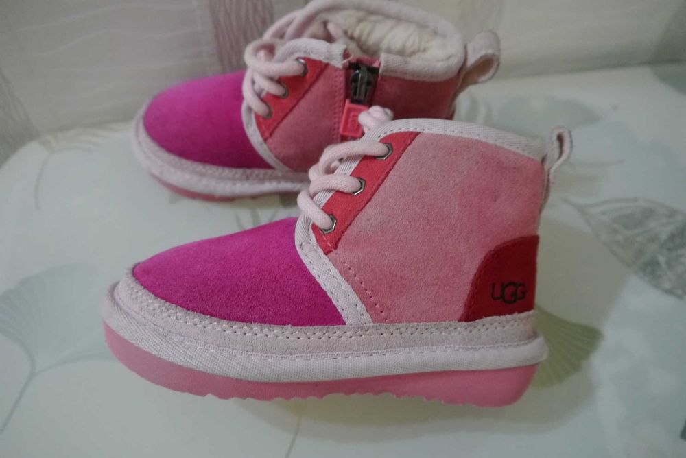 Дитячі оригінальні черевики UGG