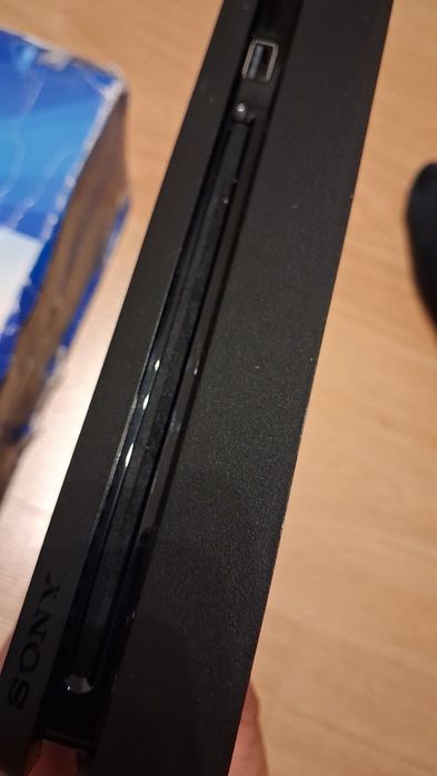 Ps4 slim  1 Tb + cabos + Uncharted 4 edicao especial