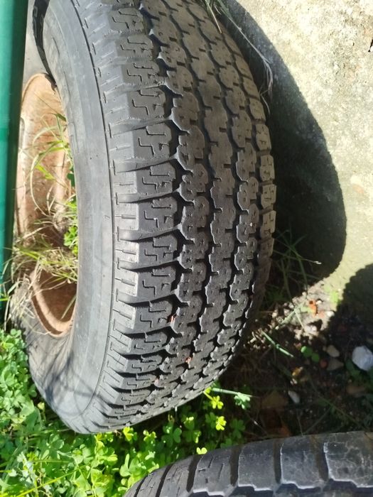 4 jantes em ferro pagero com pneus