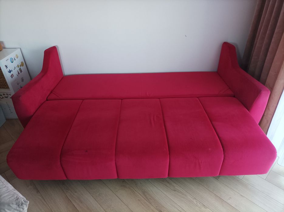 Kanapa z funkcją spania i pojemnikiem na pościel