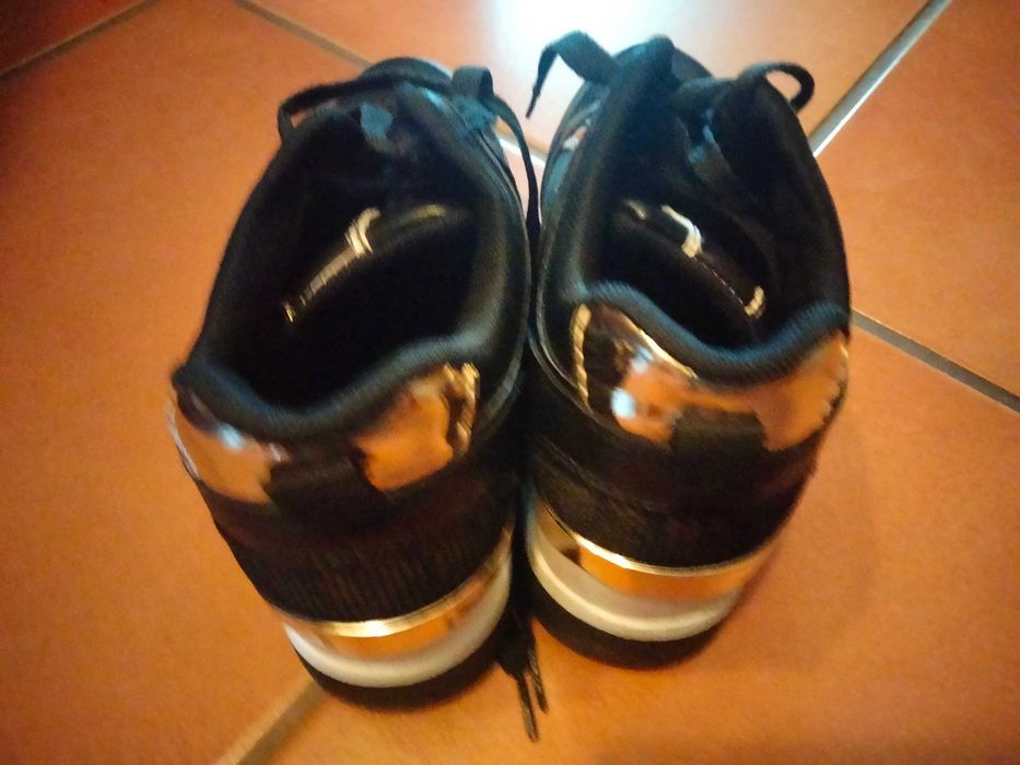 Tenis senhora MK