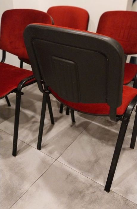 Cztery krzesła tapicerowane