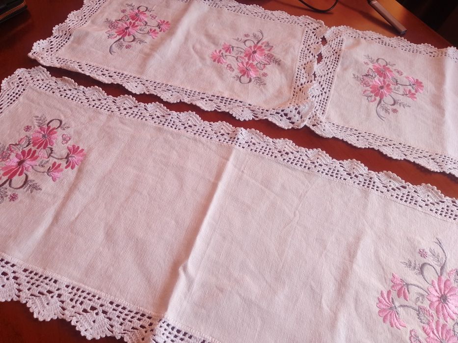 Pano de linho e crochet