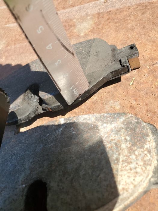 КОЛОДКИ  передние  VW PASSAT Б 8 . 5Q0615115 оригинал