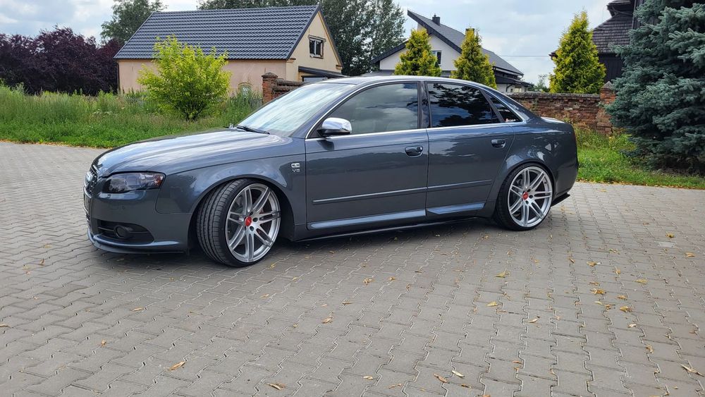 Audi S4 Limousine S4 B7 4.2 V8