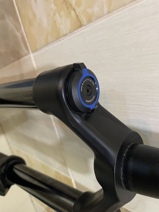 Вилка RockShox Psylo silver 160mm знята з нового велосипеда шток 22см