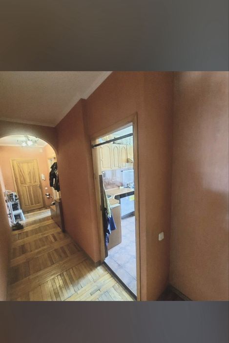 Миколайчука Продаж 3 кімнати