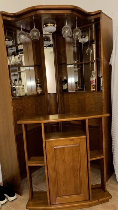 Bar espelhado completo