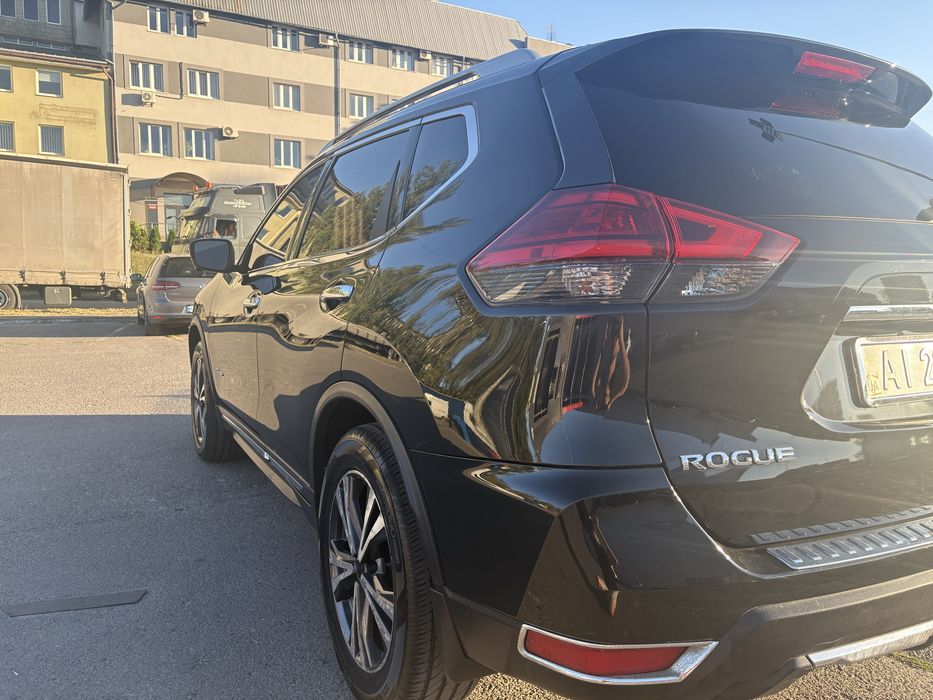 Продаю Nissan Rogue hybrid 2.0 (SL)