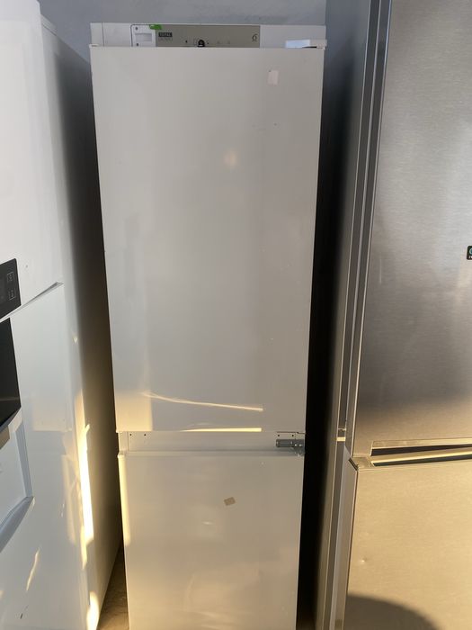 Холодильник з морозильною камерою Whirlpool WHC18 T573