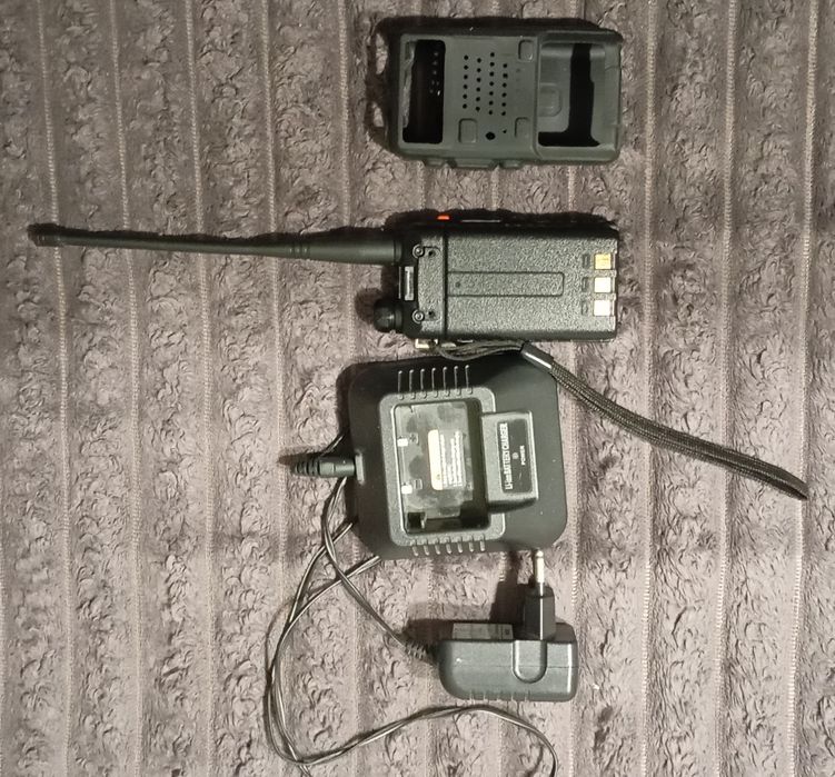 Продам рацію Baofeng uv5r 8w