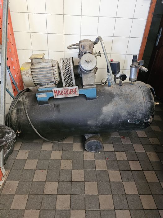 Compressor trifásico