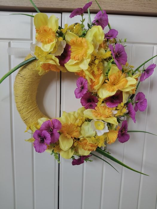 Wianek wiosenny 25cm