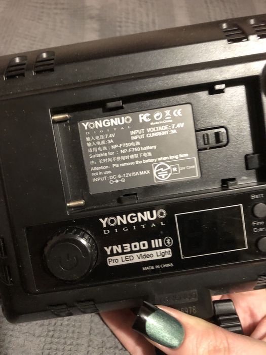 Видеосвет цена за 2 Yongnuo YN-300 III студийный свет