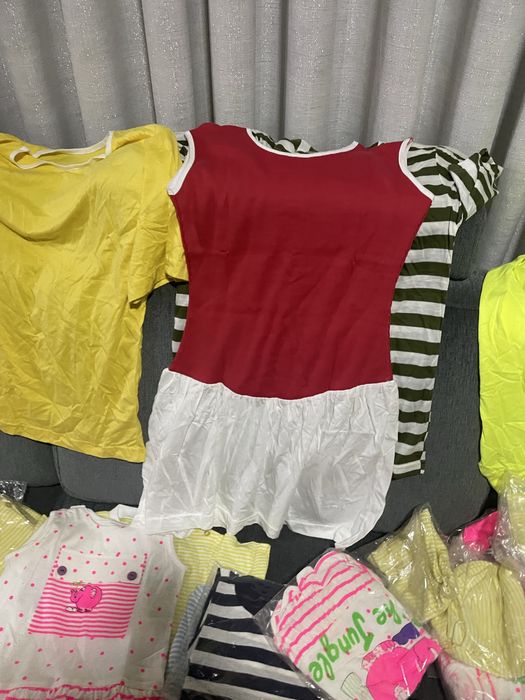Diversas camisolas e roupa de bebe/criança