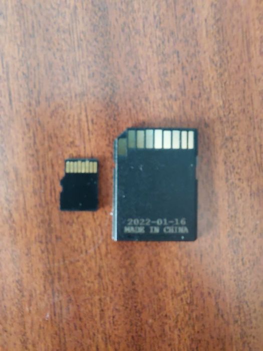 Cartões de memória - Adaptador microSD SanDisk e MicroSD Kingston 8 GB