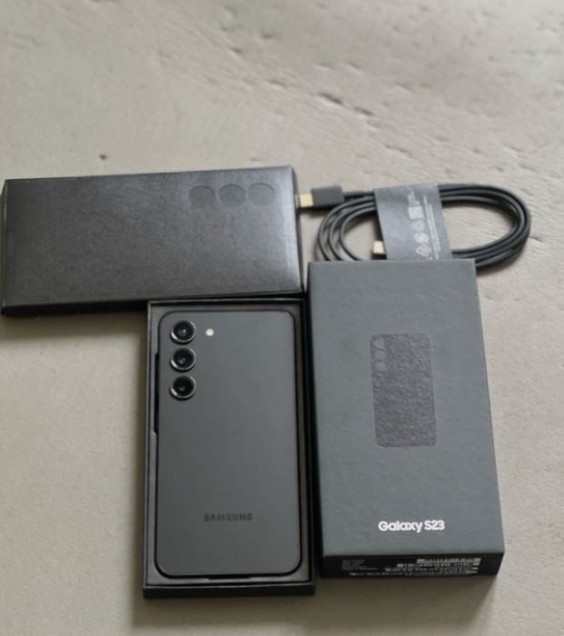 Telemóvel Samsung S23 5G Preto em Excelente Estado Oferta de 2 Capas em Selicone. Envio rápido.