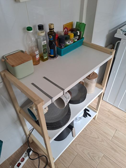 Estante aberta IKEA EKENABBEN – excelente estado