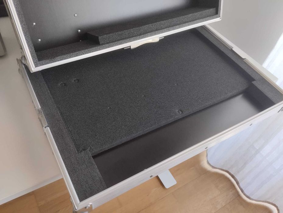 COMO NOVA!      Thon Case para Line6 Helix LT -