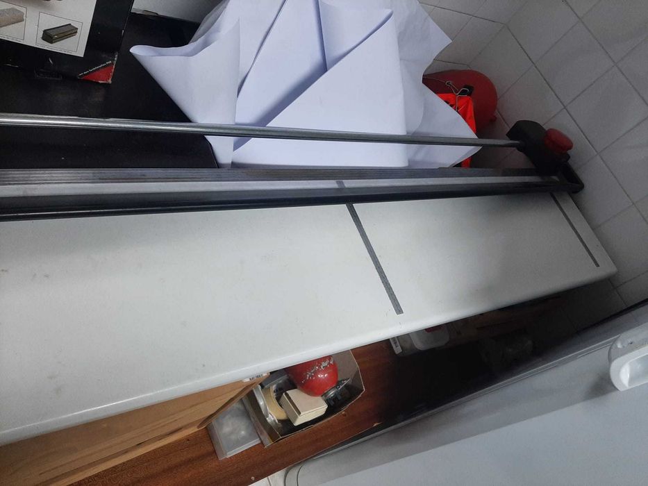 Quero vender PLOTER HP e Guilhotina  (profissional)