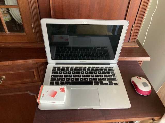 Móvel de sala em  mogno maciço