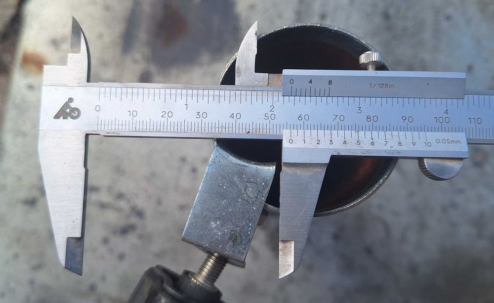 Stojak na parasol ogrodowy stalowy ocynkowany na balkon do ogrodu.