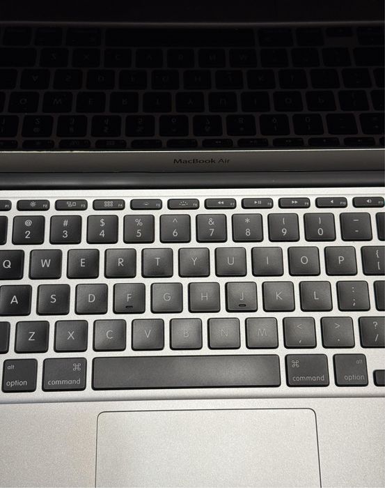 Mac Book Air  - A1465