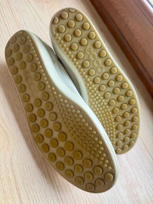 ECCO trampki skórzane wysokie 42 sneakersy za kostkę białe