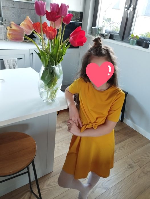 134cm musztardowa sukienka prążek, prążkowana sukienka