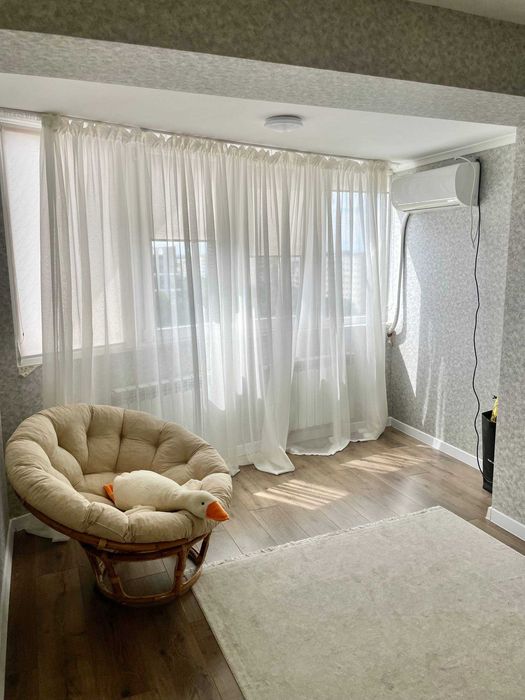 Продам простору дворівневу квартиру з сучасним ремонтом в новобудові.