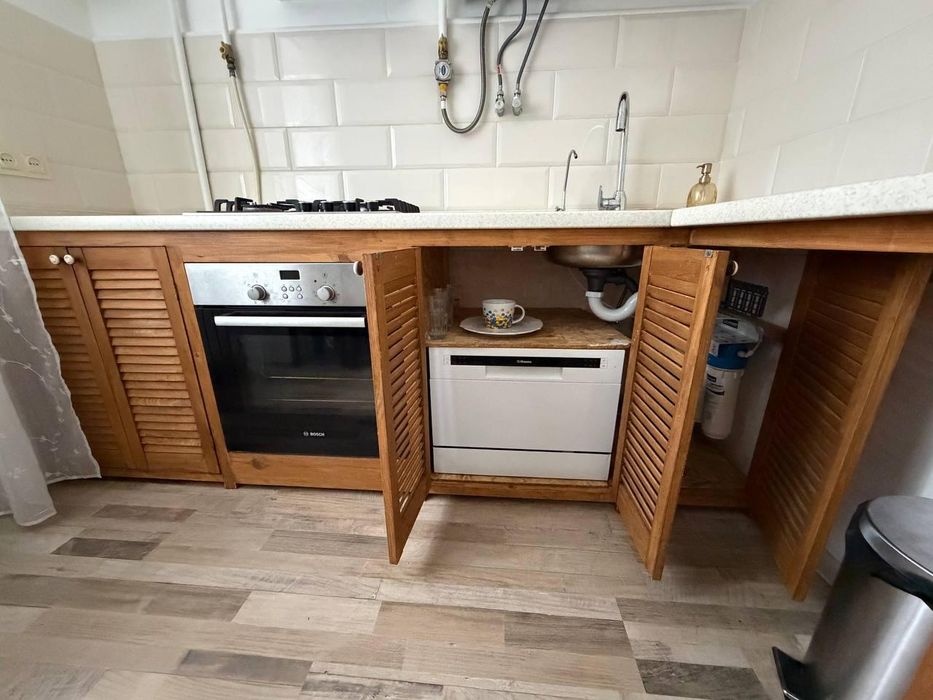 Продам 3-х ком.квартиру на Черемушках. Капремонт.(275-485)