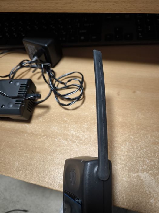 Вінтажний мобільний телефон Ericsson GH 198