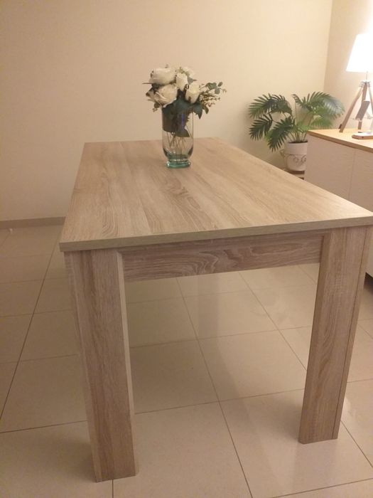 DINING TABLE64285652139778123