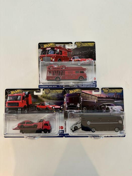 Hot Wheels Ferrari Team Transport Conjunto de 3