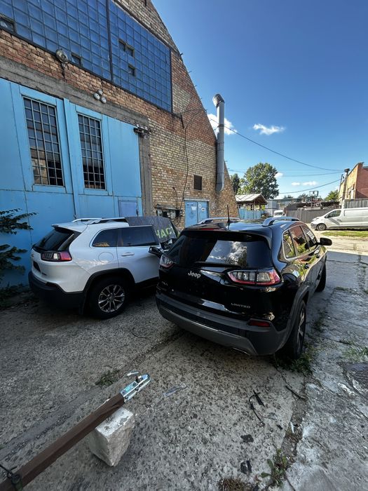 Капот дверка крило ляда Jeep Cherokee Kl