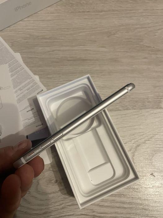 iPhone SE white 64GB + case + pudełko