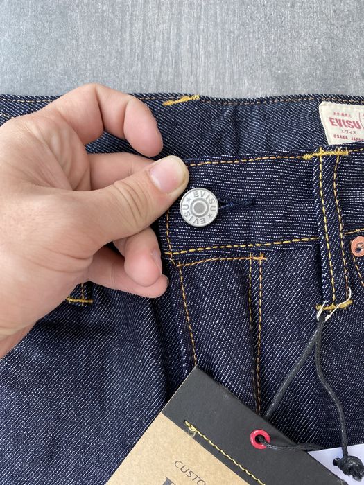 Джинсы Evisu