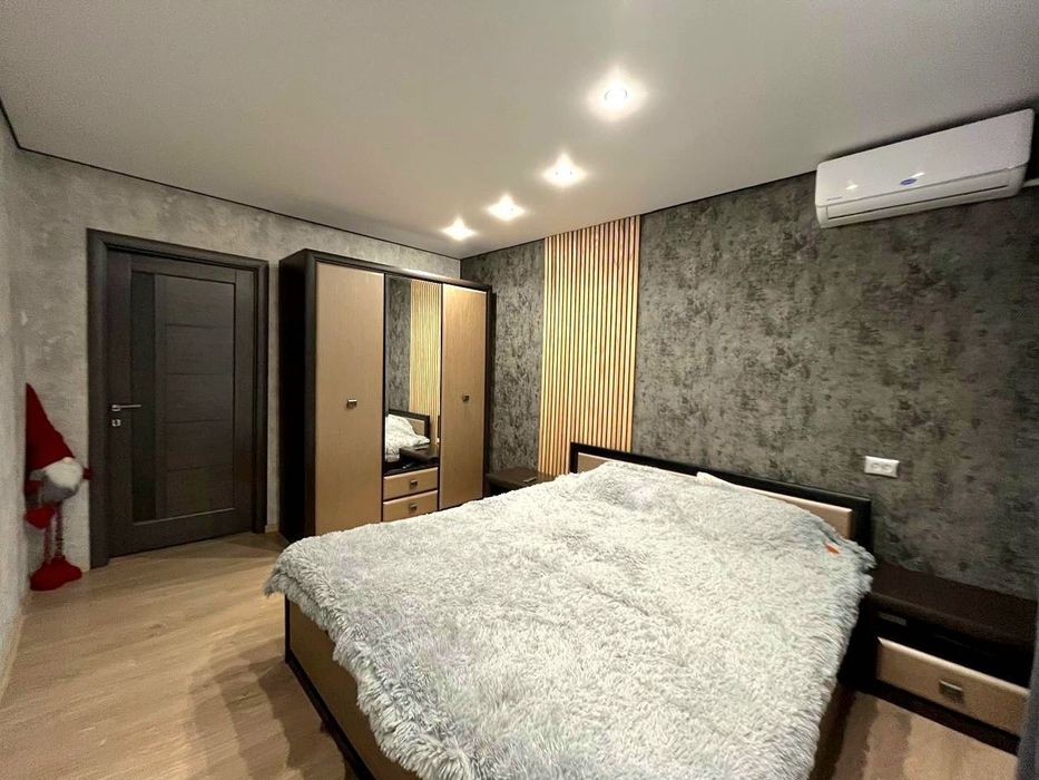 Продам 3 ком квартиру ж/м Левобережный 2,  Богомаза