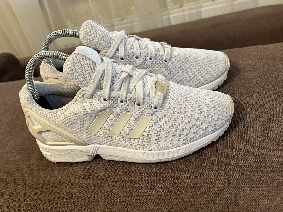 кросівки моделі Adidas ZX Flux