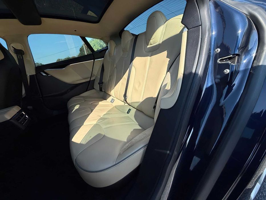 Tesla Model S Performance      2013