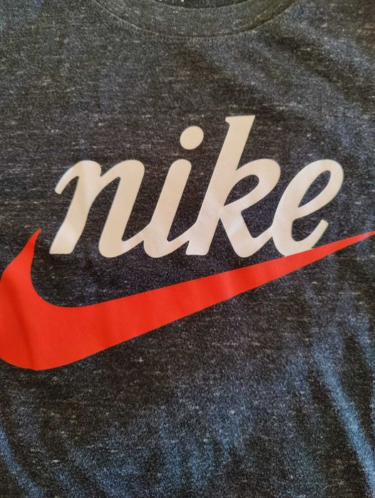 T-shirt Nikes tam. L em excelente estado