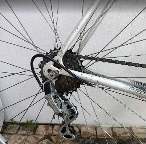 Bicicleta de estrada ALTIS