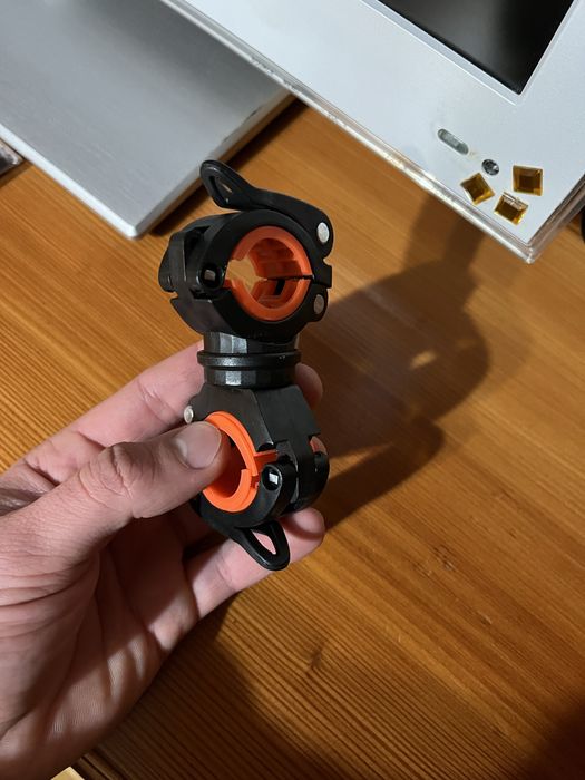 Кріплення фонарика для велосипеда