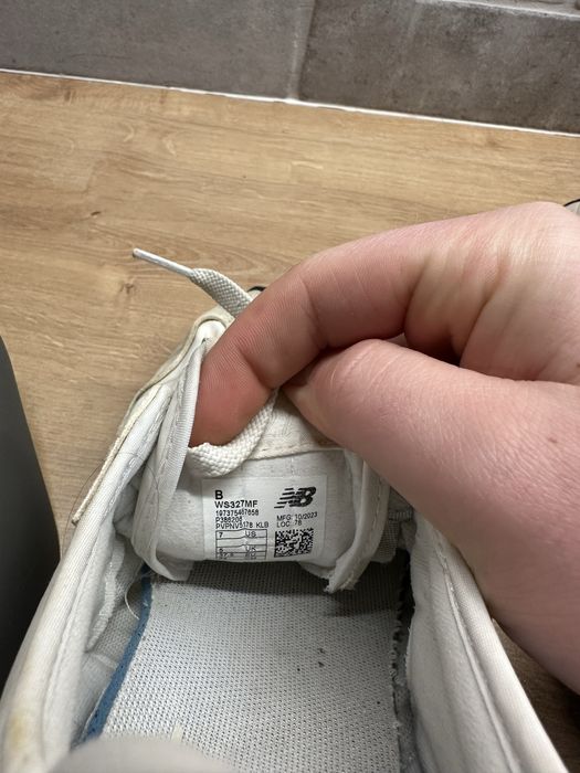 New balance damskie 327 bezowe 37,5