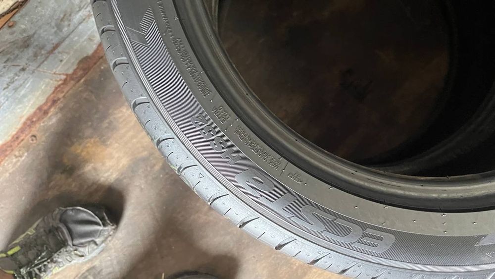 Пара 225 45 17 94W Kumho Ecsta HS52