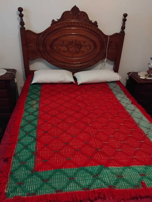 Cama de casal com colchão pouco uso