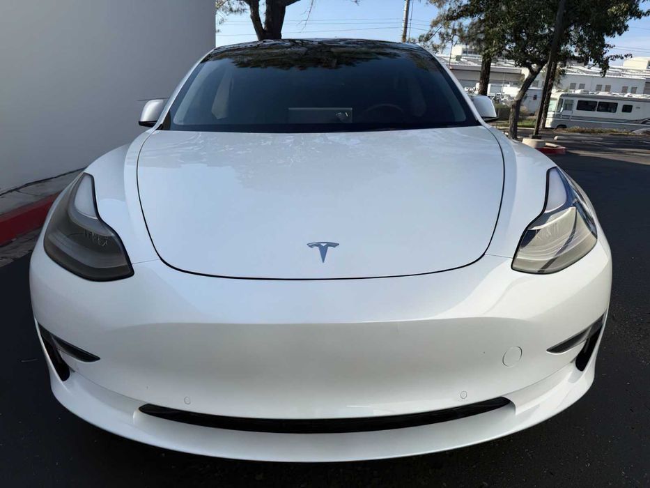 Tesla Model 3      2022